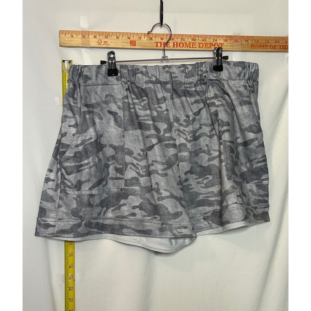 Womens 2XL Grey Camo Lounge Shorts Elastic Waist Casual Soft Stretch Camouflage‎